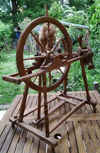 Nostalgisches spinnrad zur - nostalgisches,