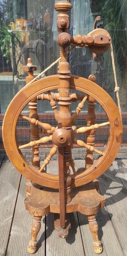Spinnrad alt antiquität - spinnrad,