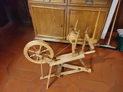 Altes spinnrad holz - altes,