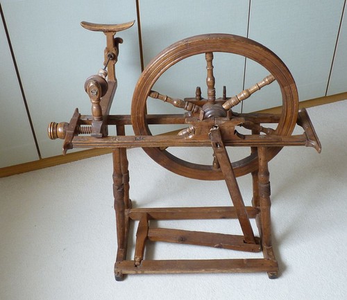 Uraltes schweizer spinnrad - schweizer,
