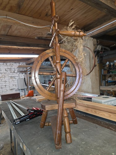 Altes spinnrad aus - aus, –