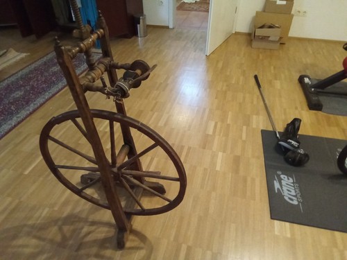 Spinnrad sehr alt - sehr,