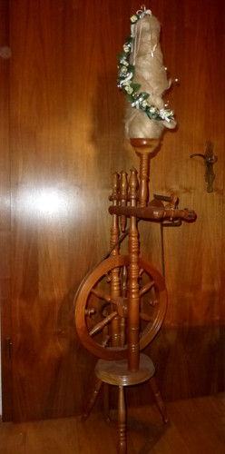 Antikes holz spinnrad - antikes,