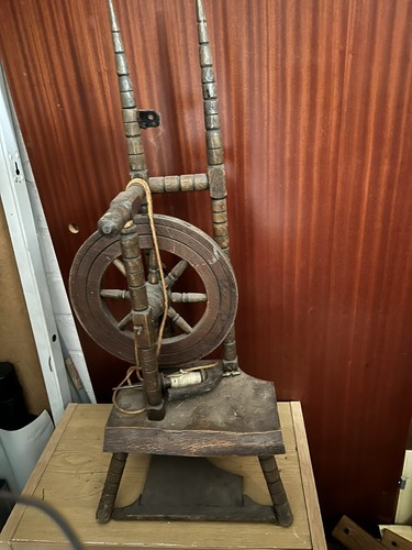 Dekoratives holz spinnrad - holz,