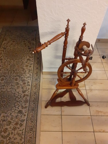 Antikes spinnrad verkaufen - zu,